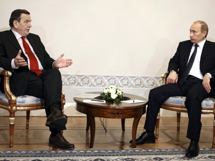 Russian Prime Minister Vladimir Putin and former German Chancellor Gerhard Schroeder.(Photo: Reuters)