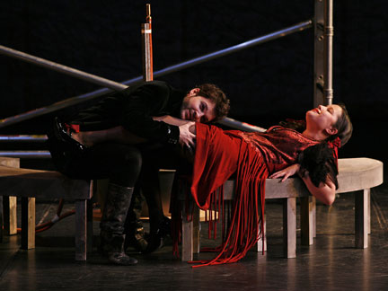 Opera Fuoco’s Don Giovanni (Marc Callahan) and Zerlina (Caroline Meng) catch their breath between arias
(Photo: Artcomart)