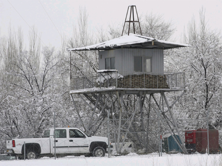 A watchtower neat the Manas US airbase, near Bishkek.(Photo: Reuters)