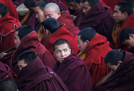 Tibetan monks in Qinghai province, 24 February 2009.(Photo: Reuters)