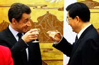 The good old days - Hu Jintao (R) and Nicolas Sarkozy toast during a contract signing ceremony in Beijing in 2007(Photo: Reuters)