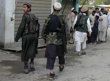 Taliban walk on a street in the Buner district(Photo: Reuters)