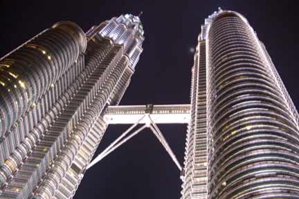 Malaysia's Petronas Towers(Photo: Wikimedia commons)