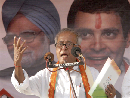Indian Foreign Minister Pranab Mukherjee speaking during a rally in Samastipur, eastern Bihar state on 21 April 21 2009(Photo: Reuters)