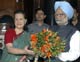 India's Congress party chair Sonia Gandhi (L) and Prime Minister Manmohan Singh, New Delhi 19 May 2009. (Photo: Reuter)