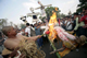 Maoist activists burn effigies of President Ram Baran Yadav in Kathmandu(Photo: Reuters)