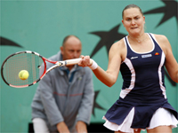 Nadia Petrova playing a shot against Maria Sharapova on 27 May(Photo: Reuters)