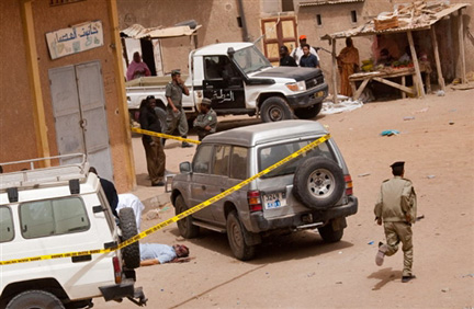 The body of the American shot in the centre of Nouakchott on Tuesday(Photo: AFP)