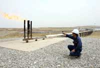 An employee at the Tawke oil field in northern Iraq, 27 June 2009(Photo: Reuters)