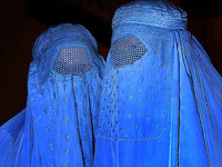 Women in burqas(Photo: Steve Evans/Flickr)