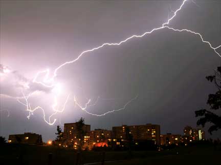 Lightning strikes over Prague last week(Photo: Reuters) 