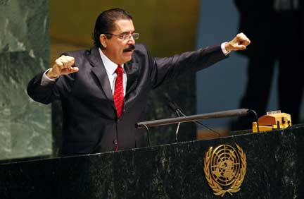 Ousted Honduran President Manuel Zelaya addresses the UN General Assembly in New York on 30 June, 2009(Photo: Reuters/Mike Segar)