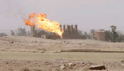 Flames rise from the pipeline of an oilfield in Kirkuk city on 13 July, 2009. Kurdistan hopes the troubled region can become part of its territory(Photo: Reuters/Ako Rasheed)