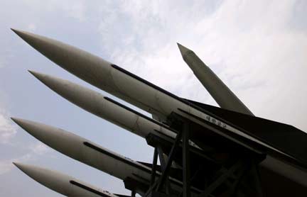 A mock scud missile (top) and South Korean missiles are displayed at South Korea's War Memorial in Seoul(Photo: Reuters)