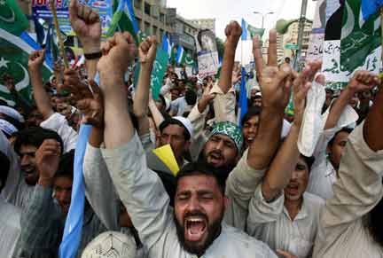 Supporters of the Islamic party Jamaat-e-Islami protest at US operations in Pakistan during a demonstration in Karachi in June(Photo: Reuters)