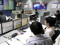 The Korea Internet Security Centre in Seoul working to protect from cyber attacks, 8 July 2009(Photo: Reuters)