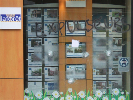 A <em>Laforêt</em> estate agents damaged and daubed with graffiti saying, "evictors"(Photo: Aidan O'Donnell)