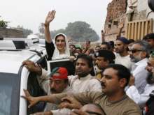 Benazir Bhutto near Lahore in 2007(Photo: Reuters)