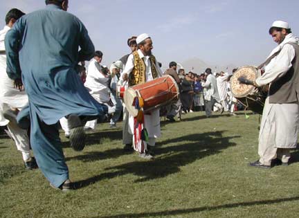 Dancers at Hamid Karzai's election rally(Photo: Tony Cross)