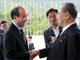 North Korean Red Cross delegate Choe Song-Ik (R) meets his South Korean counterpart Kim Young-Chel in Mt. Kumgang, North Korea, 26 August 2009(Photo: Reuters)