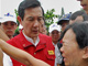 Taiwanese president Ma Ying-jeou visits victims of the Typhoon Morakot, 10 August 2009.(Photo: AFP)