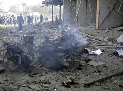 The site of the blast in Kabul, 8 October 2009(Photo: Reuters)