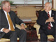  Thomas Shannon (L) speaks with de facto leader Roberto Micheletti, 28 October 2009(Photo: Reuters)