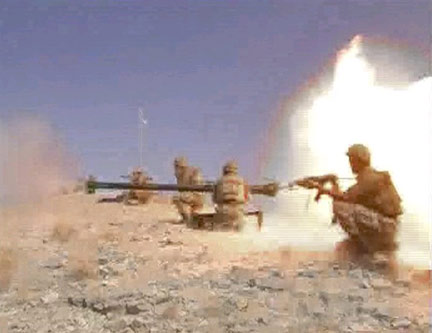 Pakistani soldiers fire an anti-tank gun during a battle between Pakistani security forces and Taliban in South Waziristan(Photo: Pakistan Government/Handout via Reuters TV)