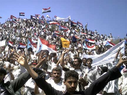 Anti-government demonstrators shout slogans in South Yemen.(Photo: Reuters)