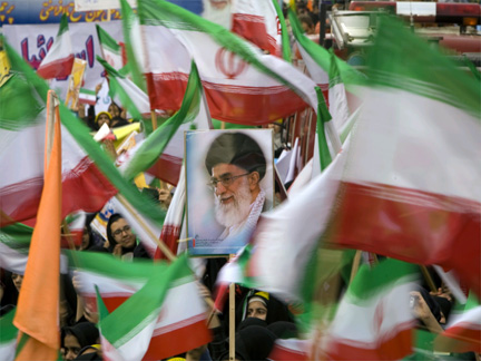 Iranian students rally outside the former US embassy in Tehran(Photo: Reuters) 