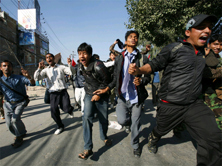 Maoist activists and supporters outside the Kathmandu Municipality office.(Photo: Reuters)