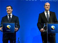 Russian President Dmitry Medvedev (L) and  Sweden's Prime Minister Fredrik Reinfeldt(Credit: Reuters)