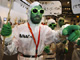 Activists dressed as aliens in Copenhagen(Photo: Reuters)