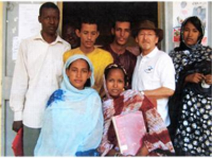 Pierre Camatte with students of the nursing school in Gao, a few weeks before his abduction.  (Photo: DR)