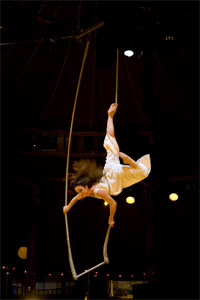 Jane Allan flies through the air at the Cabaret Suavage(Photo: Christophe Bailleul)