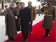 Afghan President Hamid Karzai (L) shakes hands with the French Prime Minister Francois Fillon in Kabul(Photo: Reuters)