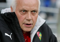 Otto Pfister, director técnico de Togo, confía en que sus dirigidos salvarán el honor ante Francia. Foto: AFP