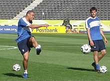 Ronaldo en un entrenamiento. "Tarde o temprano, Parreira tendrá que sacar a uno de los dos puntas, Adriano o Ronaldo".Foto: Elcio Ramalho/RFI