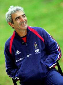 Raymond Domenech, técnico francés, se juega su futuro contra Togo.Foto: AFP