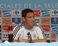 Maxi Rodríguez, nuevo ídolo de la selección. "Un muy buen jugador, muy competitivo, con muchas cualidades técnicas y físicas", dice Bianchi.
