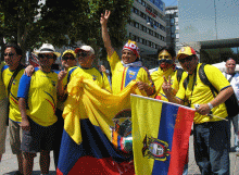 Hinchas ecuatorianos en Stuttgart. Sonrientes a pesar de la eliminación.Foto: Mauricio Latorre/RFI