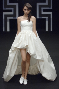 Vestido de noche de la colección Prêt-à-porter Primavera/Verano 2007 del creador chino Frankie XieD.R.
