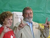 El presidente Inácio Lula da Silva vota para la segunda vuelta de las elecciones.Foto:© PT
