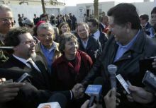 Alan García y ministros chilenos en la ciudad de Pisco.Foto: Reuters