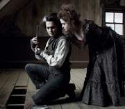 Johnny Depp y Helena Bonham Carter en una escena de "Sweeney Todd" de Tim Burton.