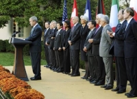 George Bush habló a la prensa luego de su reunión con los ministros de Finanzas del G7.Foto: Reuters