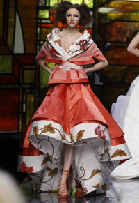 Modelo de Christian Dior, Alta Costura Primavera/Verano 2009.(Foto: Reuters)
