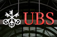 Logo de UBS en la fachada de un edificio de Londres.Foto: Reuters