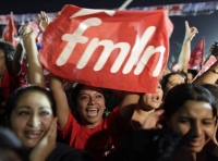 Partidarios de Mauricio Funes, candidato del FMLN en El Salvador, durante el cierre de campaña presidencial en Soyapango Foto: Reuters