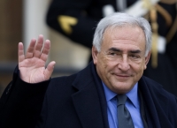 El director del FMI, Dominique Strauss-Kahn, a su salida del Palacio del Elíseo.Foto: Reuters